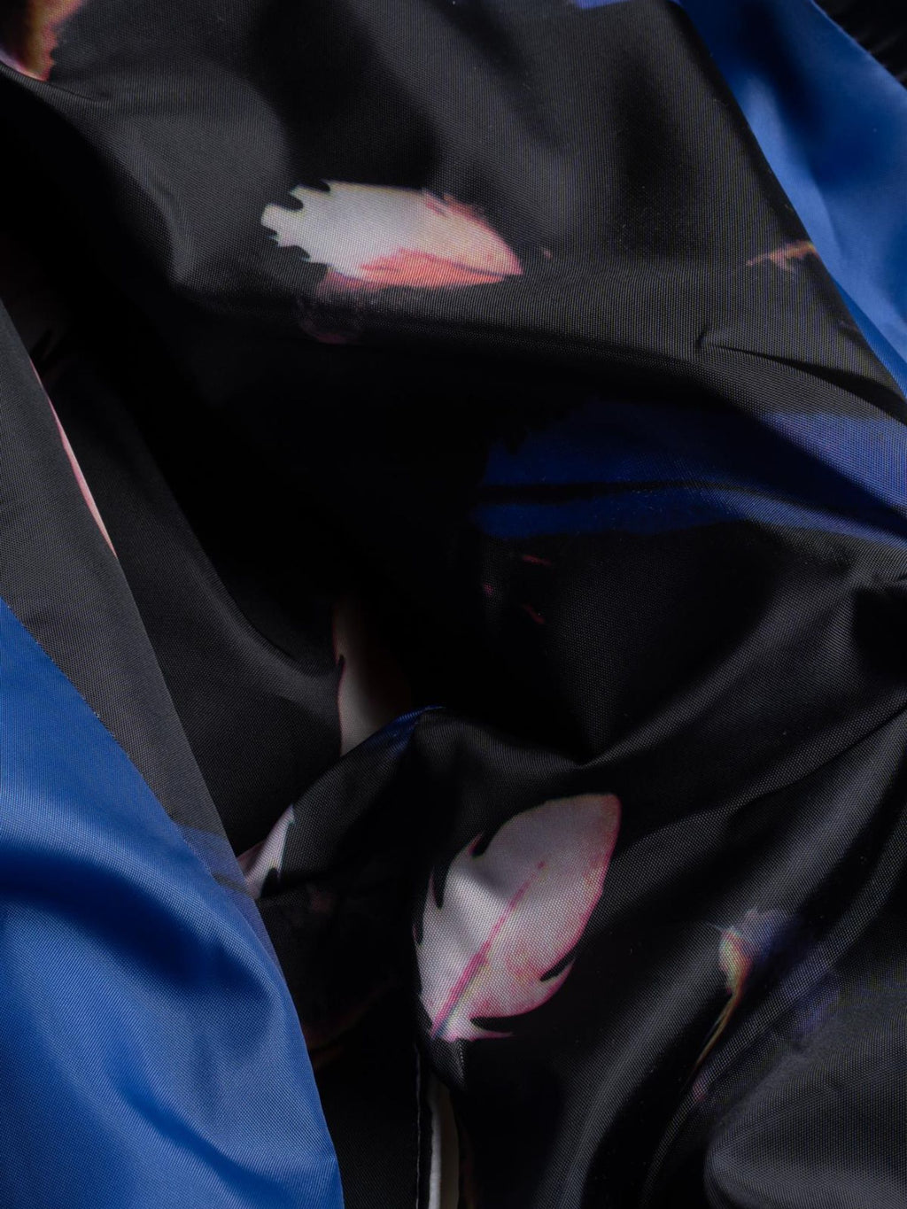 cavani-suits-inside-lining-rosa-red-velvet