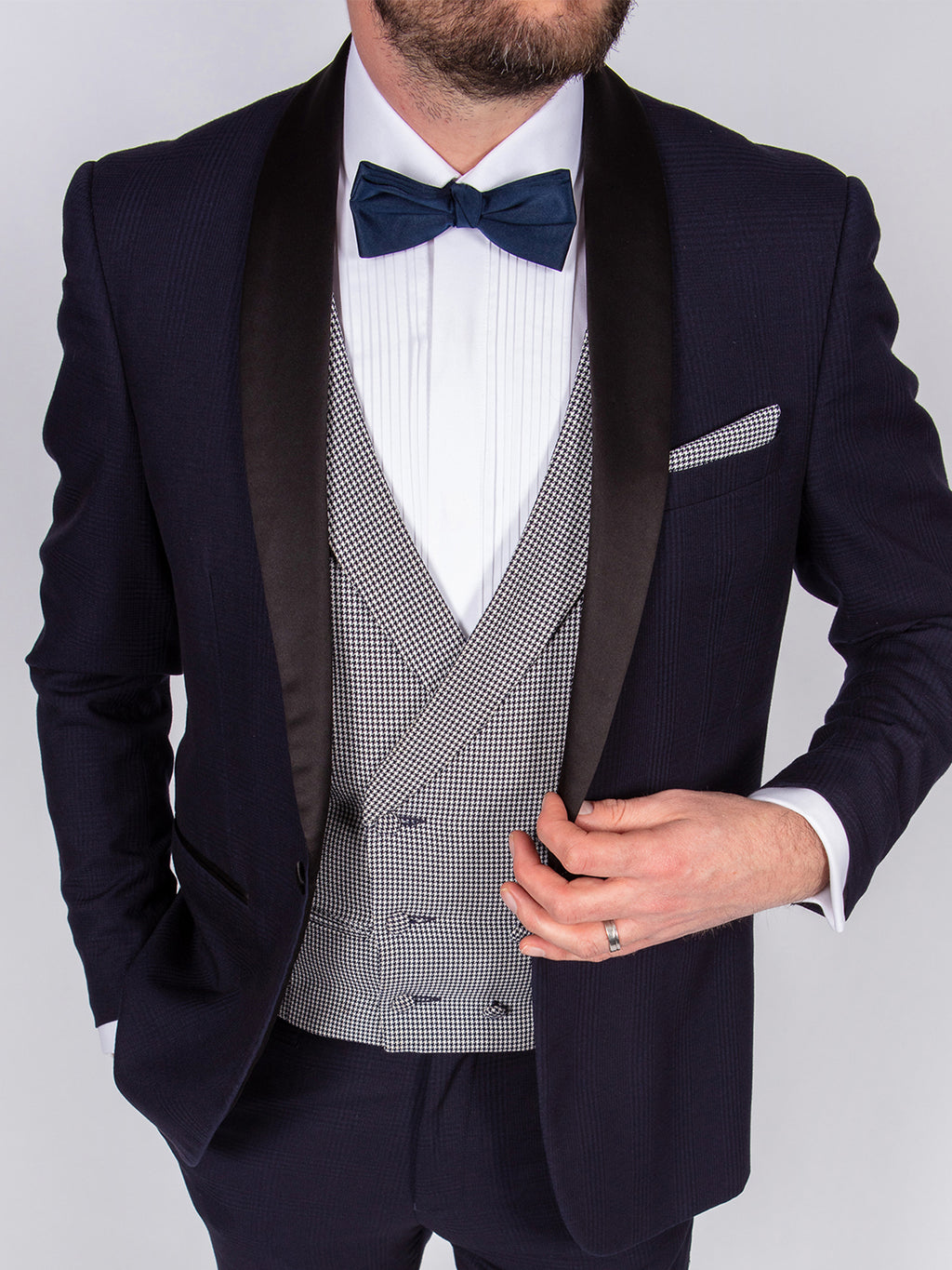 check-formal-navy-suit-hire-belfast