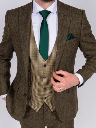 green-groom-suit-tweed-belfast
